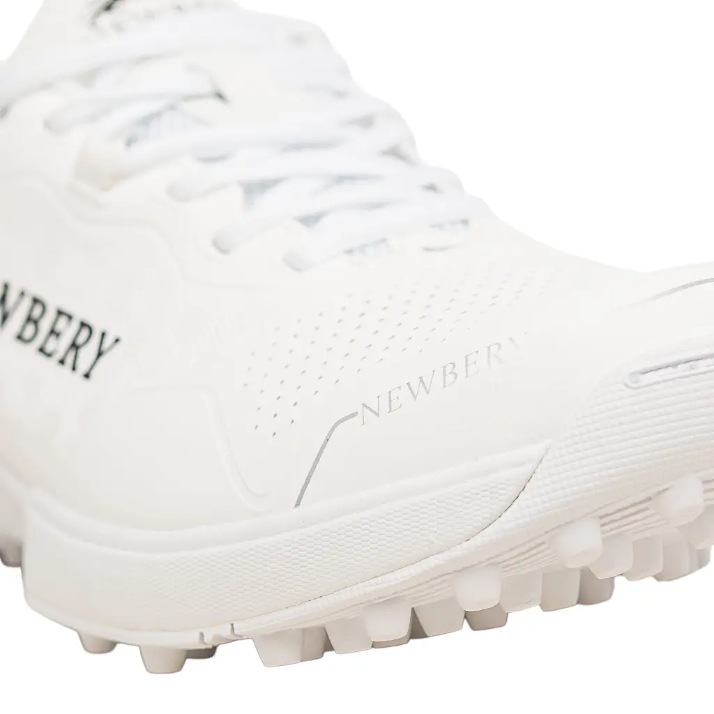 3 - Shoe White 360 Pimples Detail 1.webp