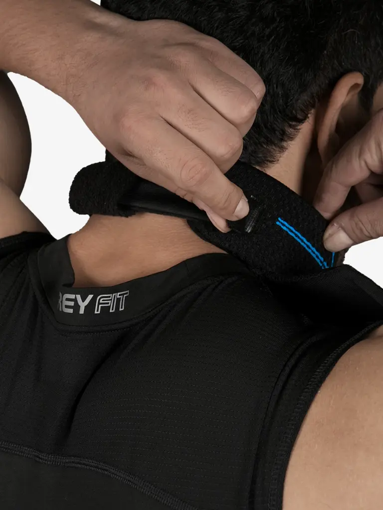SHREY HEROONE THROAT PROTECTOR+3297+BLACK -TURQUOISE+3+HD.webp