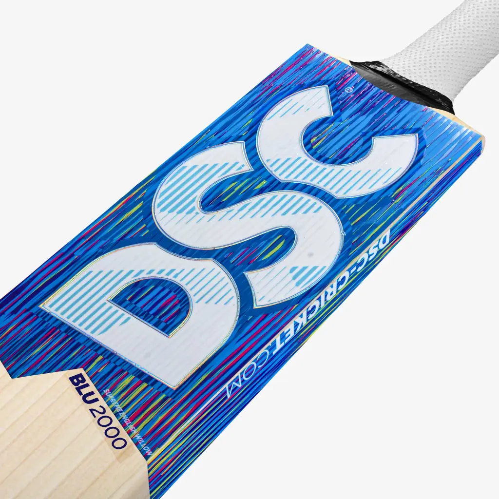 DSC-BLU-2000-UK-RANGE-ENGLISH-Willow-Cricket-Bat-3.webp